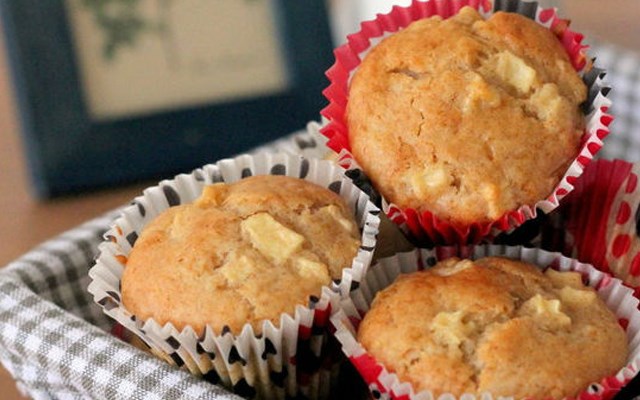 Cách làm bánh muffin táo quế  
