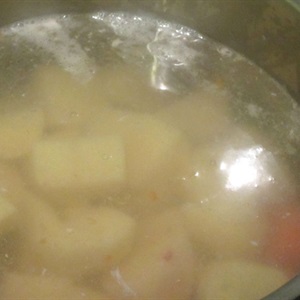 Canh khoai tây nấu nấm