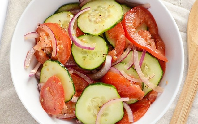 Cách làm salad cà chua  