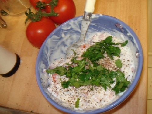 Salad sữa chua: Cà chua và hành Raita  
