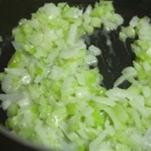 Nấu súp giản đơn với khoai tây và hoa lơ