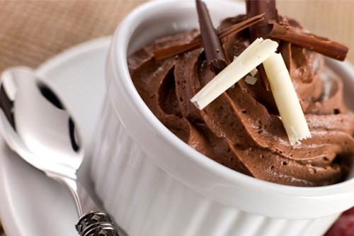 Trổ tài làm mousse chocolate "cấp tốc" trong 4 phút  