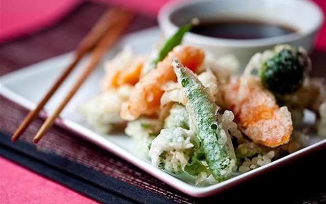 Cách làm tempura rau củ giòn rụm  