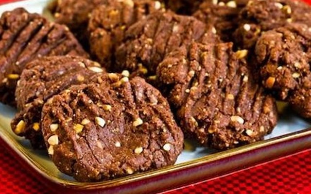 Cách làm bánh cookies cacao hạnh nhân  