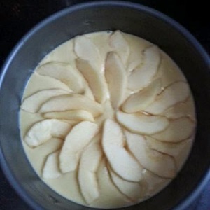 Bánh gato nhân táo
