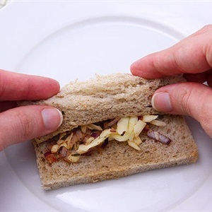 Bánh mì sandwich cuộn phô mai chiên