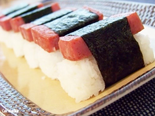 Spam Musubi – sự pha trộn văn hóa ẩm thực Mỹ và Nhật  