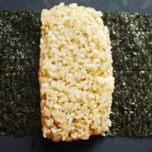 Spam Musubi – sự pha trộn văn hóa ẩm thực Mỹ và Nhật
