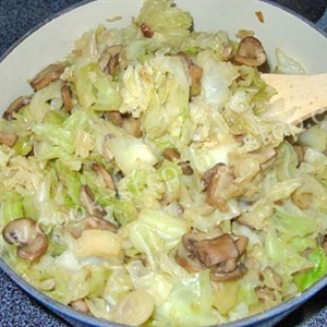 Ăn kiêng thanh nhẹ với bắp cải và nấm