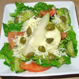 Salad Pesto với lê và nụ bạch hoa