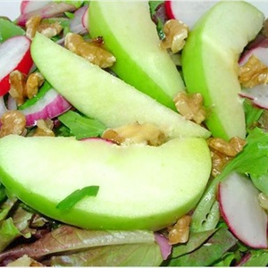 Salad táo xanh với củ cải