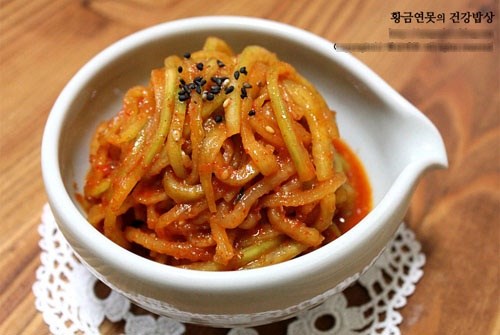 Kimchi vỏ dưa hấu thơm lạ rất nên thử  