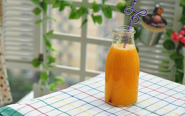 Cách làm nước ép thơm và cam  