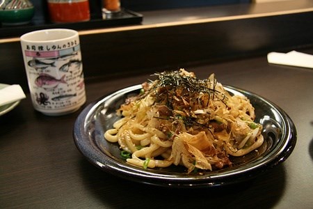 Yakiudon - phiên bản mỳ udon xào tôm  