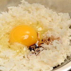 Cơm trộn trứng