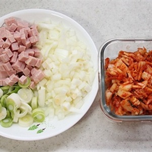 Cơm chiên kimchi cay ngon