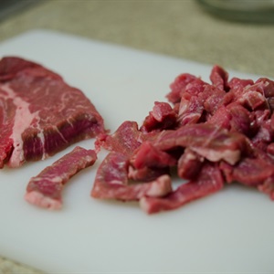 Canh thịt bò nấu giá