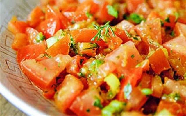 Cách làm salad cà chua kiểu Ma rốc  