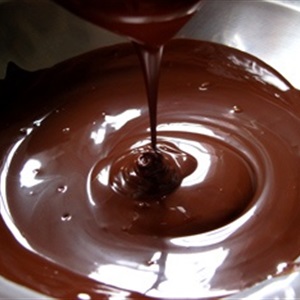 Kẹo mút chuối phủ chocolate