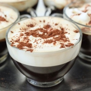 Thưởng thức espresso hương vị chocolate hấp dẫn