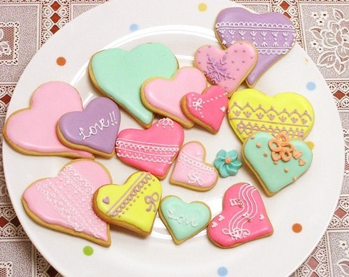 Cách trang trí rất xinh cho cookies trái tim  