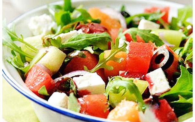 Cách làm salad dưa hấu  