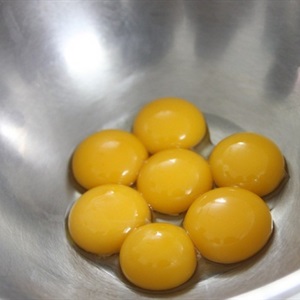 Kem trứng quế