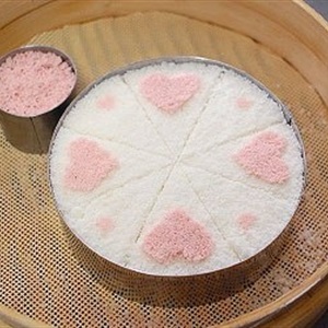Bánh dâu tim màu hồng siêu dễ thương