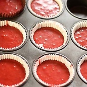 Bánh cupcake đỏ rực