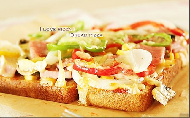 Cách làm Pizza từ bánh mì sandwich  