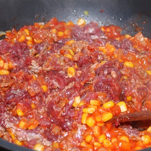 Mì Ý sốt thịt bò và cà chua