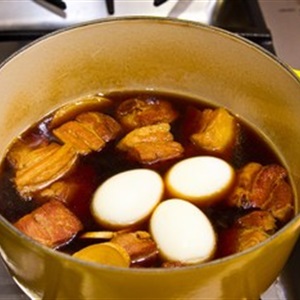 Thịt kho trứng kiểu Nhật