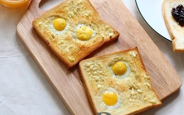 Cách làm bánh mì sandwich trứng cút  