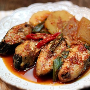 Cá kho củ cải kiểu Hàn