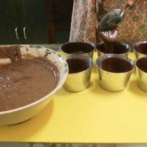 Bánh cupcake chocolate nhân phô mai
