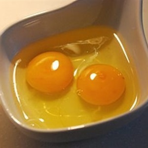 Trứng tráng phomat nấm xào