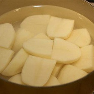 Gà kho khoai tây kiểu Hàn