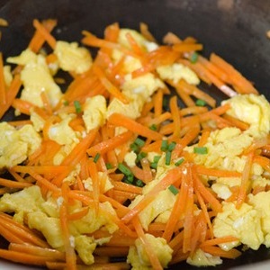 Trứng chiên cà rốt