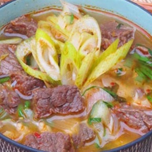 Canh thịt bò kim chi