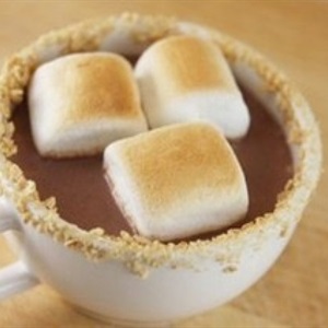 Pha sữa chocolate và marshmallow