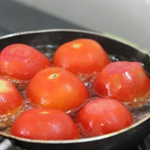 Cà chua nhồi thịt bằm
