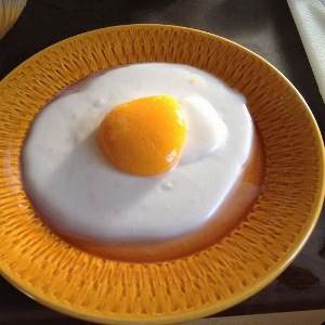 Pudding xoài hình trứng ốp la