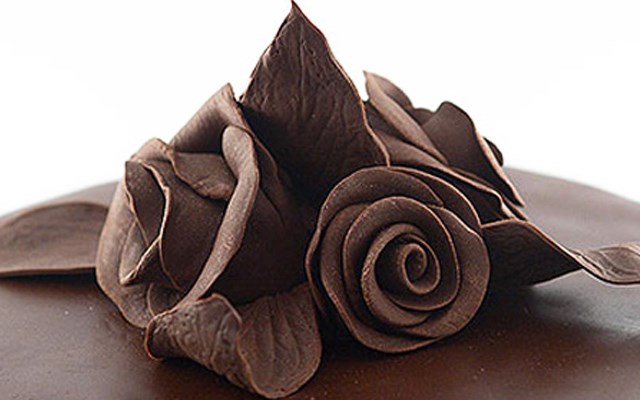 Cách làm chocolate hoa hồng  