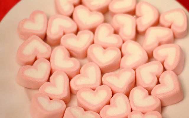 Cách làm kẹo xốp hình trái tim  