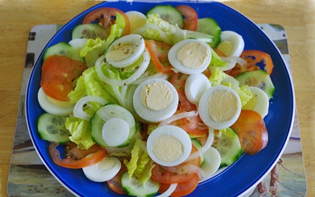 Cách làm salad tổng hợp trộn dầu giấm  