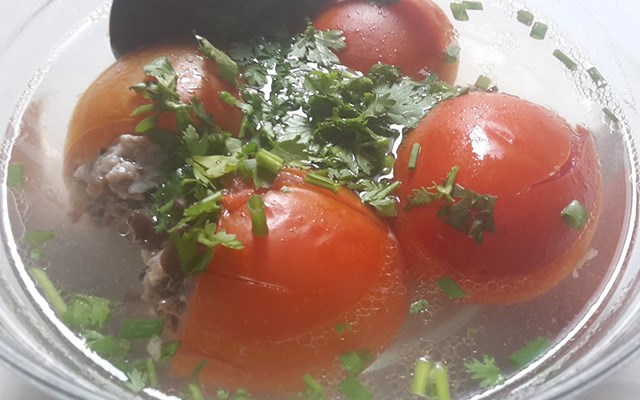 Cách làm canh cà chua nhồi thịt  