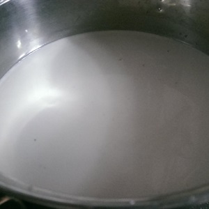 Bánh canh bột xắt nước dừa nấu tôm