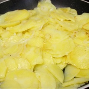 Bim bim khoai tây làm bằng lò vi sóng
