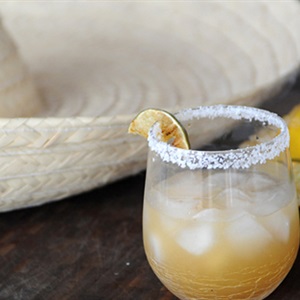 Cocktail margarita hoa quả nướng