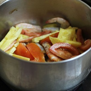Canh tôm nấu chua